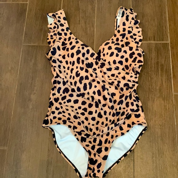 Brand New Never Worn women’s leopard print swimsuit. Size Medium. - Picture 1 of 4